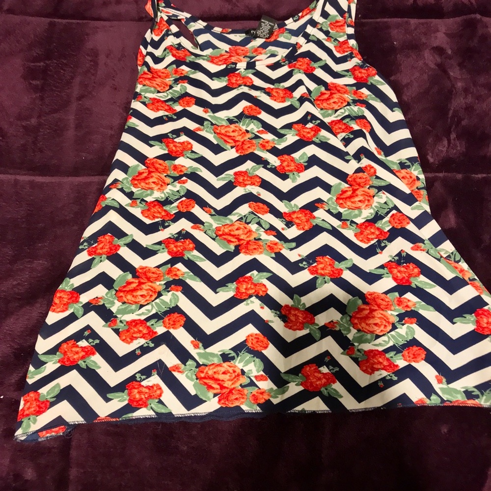 Beautiful chevron and navy top